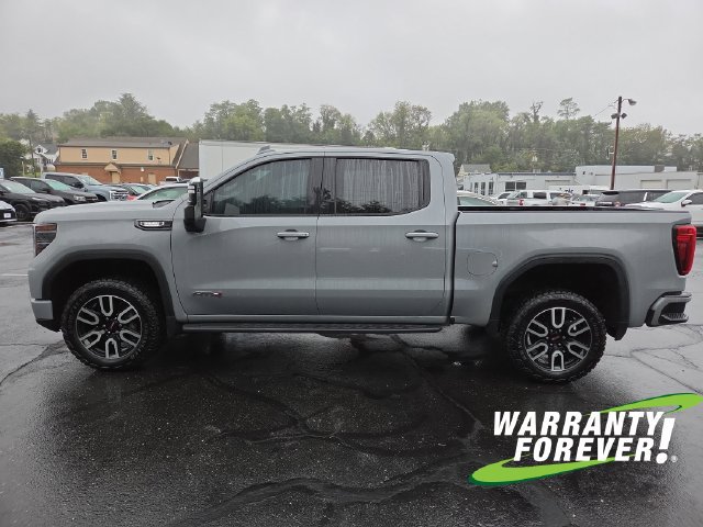 Used 2024 GMC Sierra 1500 AT4 w/ Technology Package AWD/4WD image 4