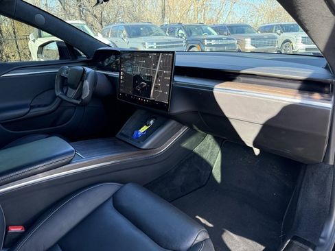 Used 2021 Tesla Model S Plaid image 31