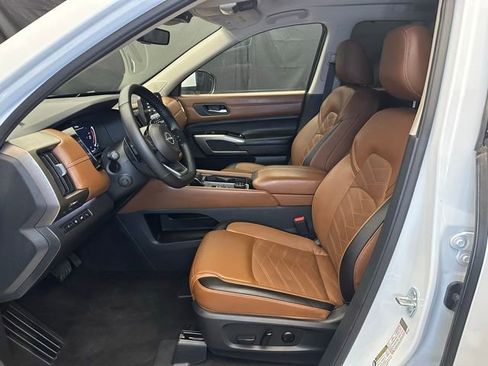 Used 2025 Nissan Pathfinder Platinum AWD/4WD image 20