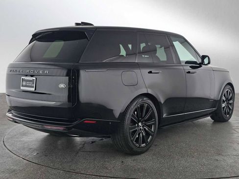 Used 2023 Land Rover Range Rover SE image 5
