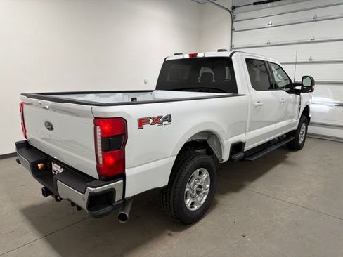 New 2026 Ford F350 XLT w/ XLT Premium Package AWD/4WD image 4