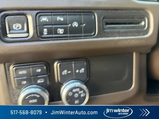 Used 2023 GMC Yukon XL SLT w/ SLT Premium Package AWD/4WD image 27