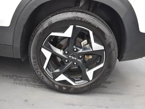 Used 2025 Kia Seltos S FWD image 36