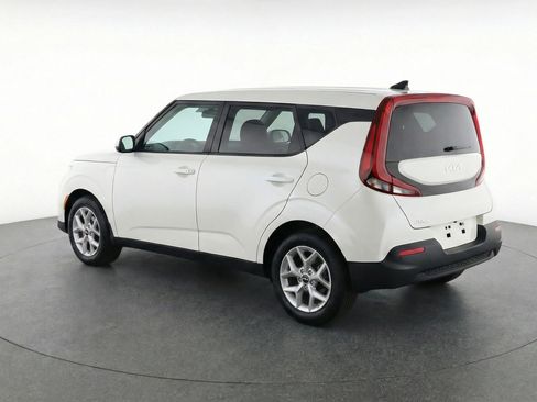 Used 2025 Kia Soul LX w/ LX Technology Package FWD image 6