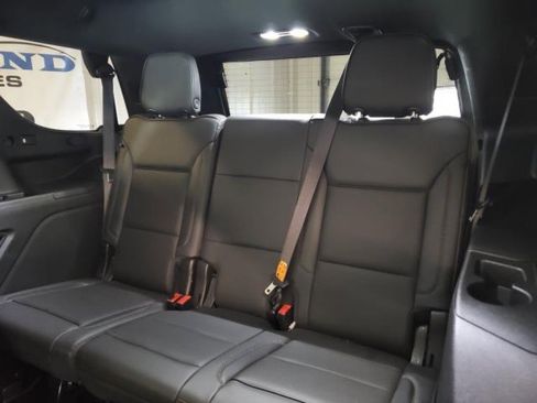 Used 2021 GMC Yukon Denali w/ Denali Premium Package image 11