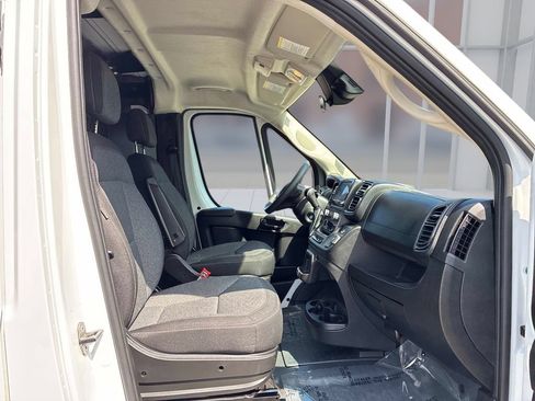 Used 2025 RAM ProMaster 2500 w/ U-Haul Equipment Group FWD image 20