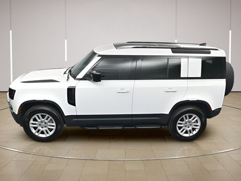 Used 2025 Land Rover Defender 110 S AWD/4WD image 32