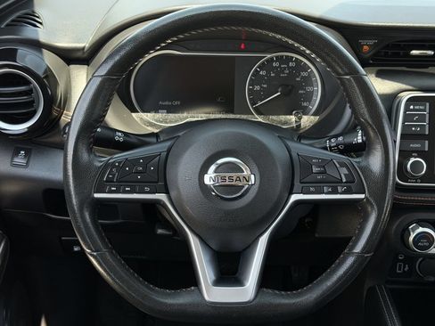 Used 2019 Nissan Kicks SR w/ SR Premium Package FWD image 13