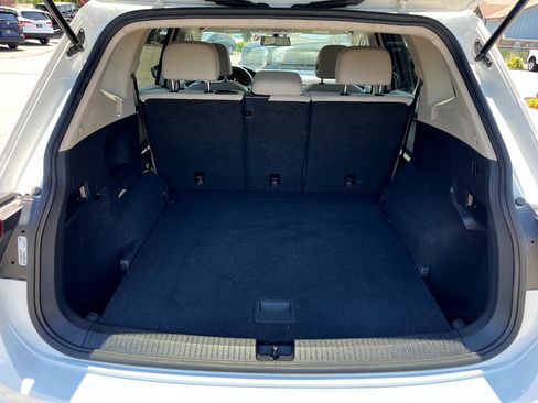 Used 2021 Volkswagen Tiguan S image 6