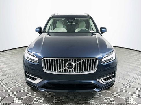 Certified 2025 Volvo XC90 B6 Plus image 2
