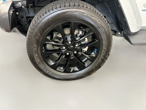 Used 2023 Jeep Wrangler Sahara w/ Cold Weather Group image 11