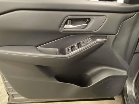 New 2026 Nissan Rogue SV FWD image 12