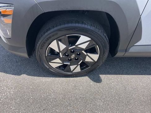 Used 2025 Hyundai Kona SEL AWD/4WD image 12