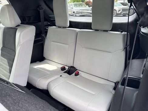 Used 2025 Mitsubishi Outlander SE AWD/4WD image 15