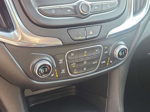 Used 2022 Chevrolet Equinox LT FWD image 15