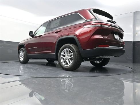 New 2025 Jeep Grand Cherokee Laredo image 21