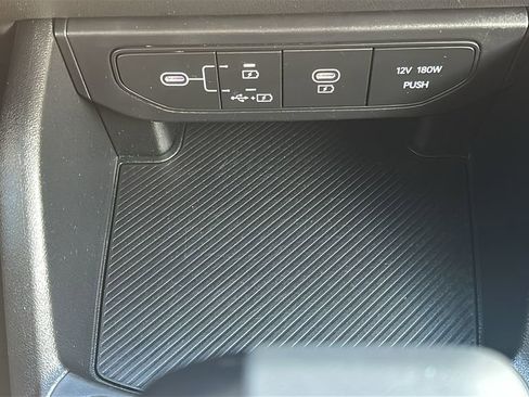 Used 2025 Kia K4 LXS image 25