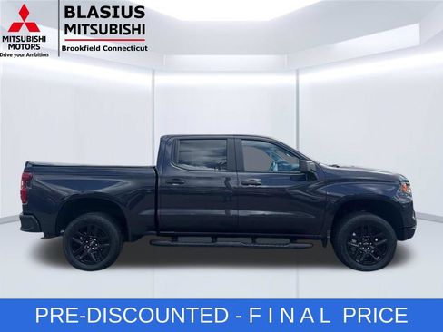 Used 2024 Chevrolet Silverado 1500 Custom Trail Boss w/ LPO, Dark Essentials Package AWD/4WD image 4