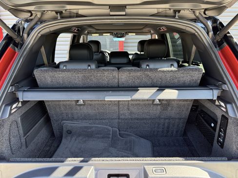 Used 2023 Land Rover Range Rover Long Wheelbase SE image 15