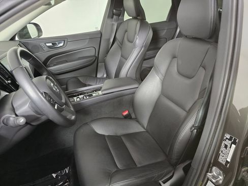Used 2020 Volvo XC60 T5 Momentum w/ Protection Package AWD/4WD image 23