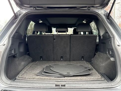 Certified 2023 Volkswagen Tiguan SE R-Line image 27