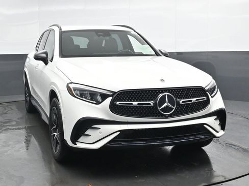 Used 2023 Mercedes-Benz GLC 300 image 4