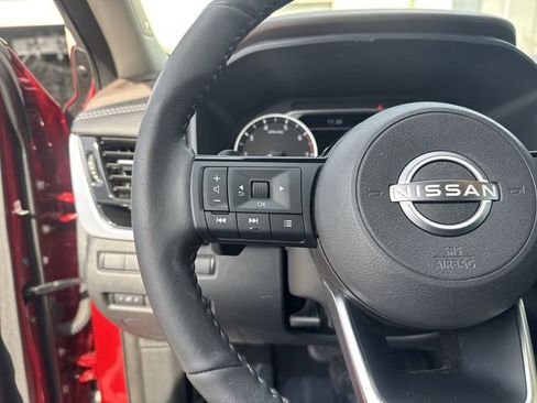 Used 2023 Nissan Rogue SL w/ SL Premium Package image 17