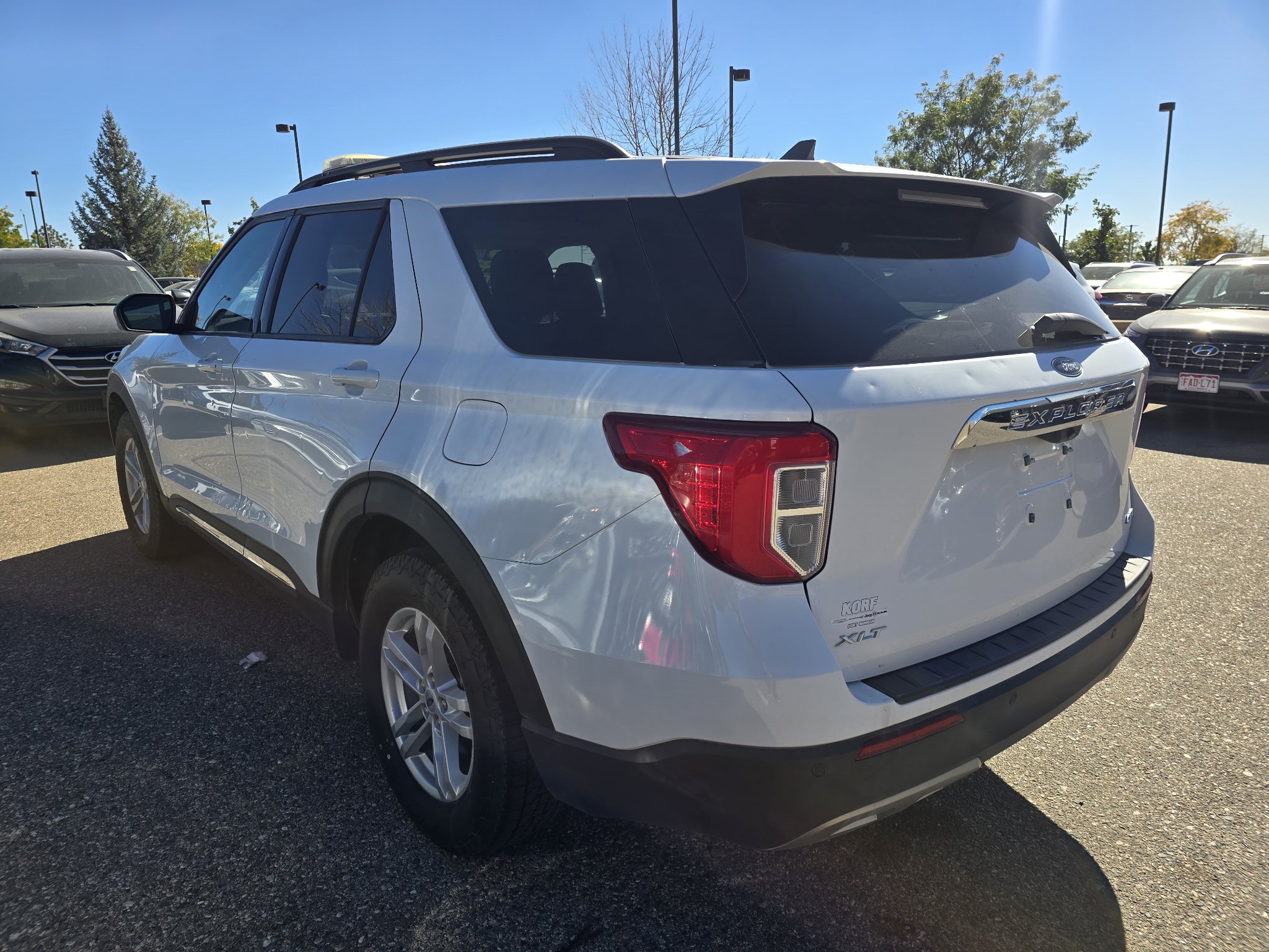 Used 2023 Ford Explorer XLT w/ Equipment Group 202A AWD/4WD image 3
