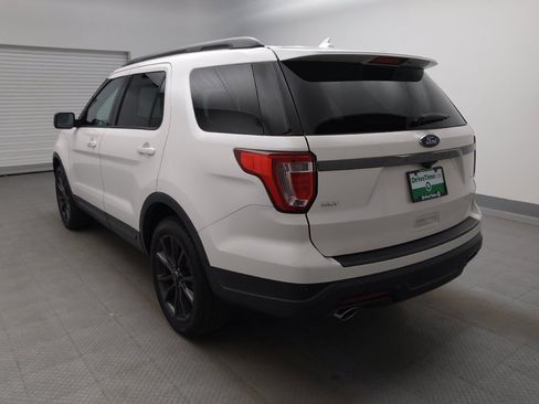 Used 2018 Ford Explorer XLT w/ Equipment Group 202A AWD/4WD image 5