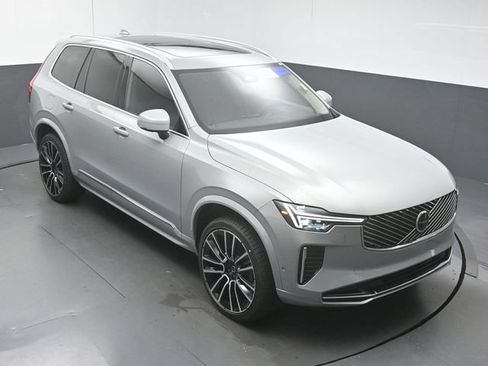 Used 2026 Volvo XC90 B6 Plus w/ Protection Package Premier AWD/4WD image 43