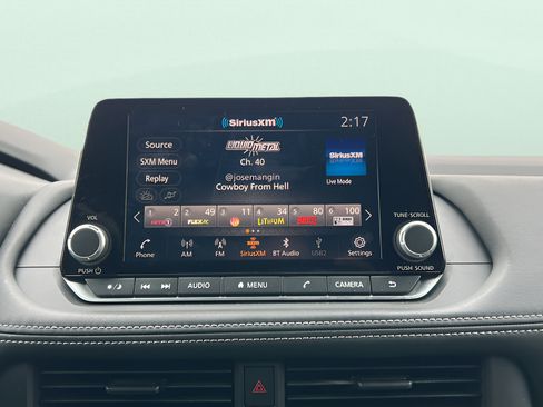 Used 2025 Nissan Rogue S FWD image 27