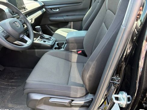 Used 2023 Honda CR-V LX image 9