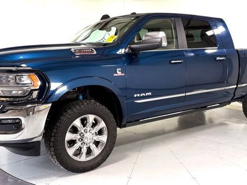 Used 2020 RAM 2500 Limited AWD/4WD image 9