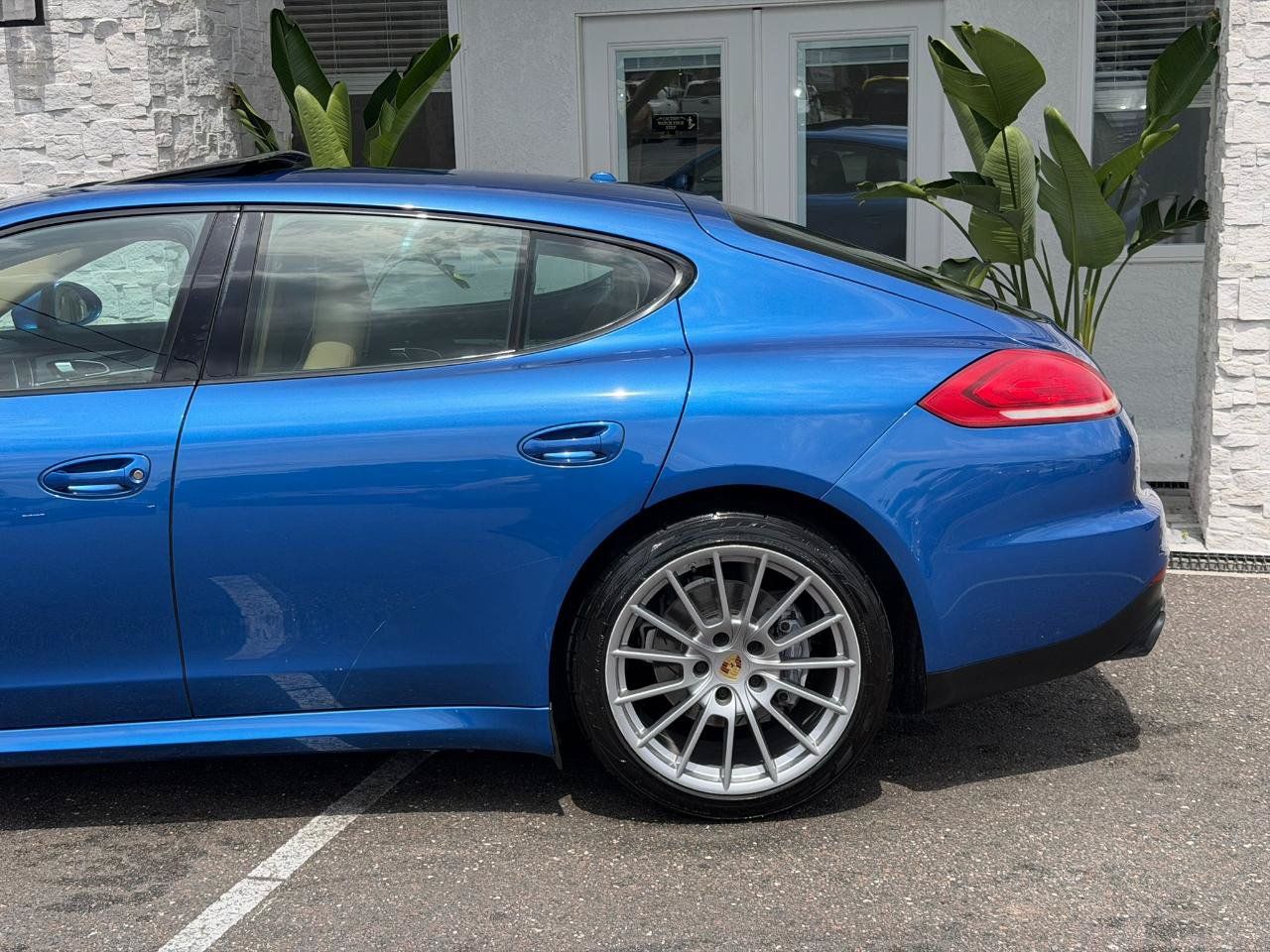 Used 2015 Porsche Panamera 4 AWD/4WD image 10