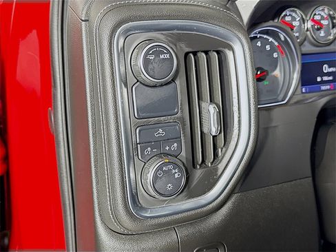 Used 2020 Chevrolet Silverado 1500 LT image 17