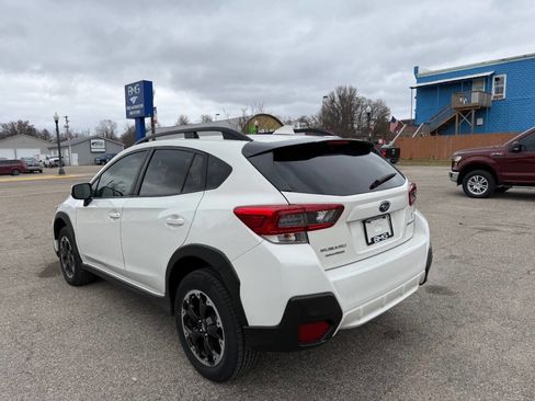 Used 2023 Subaru Crosstrek 2.0i Premium image 3
