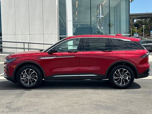 New 2026 Lincoln Nautilus Premier AWD/4WD image 6