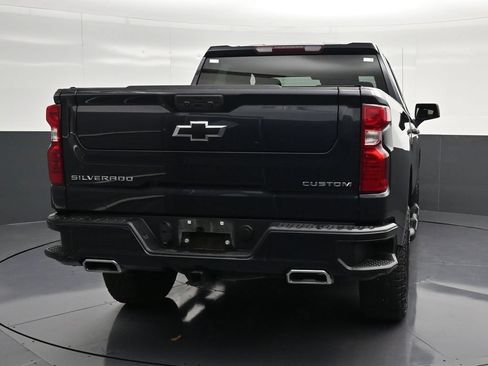 Used 2024 Chevrolet Silverado 1500 Custom Trail Boss AWD/4WD image 2