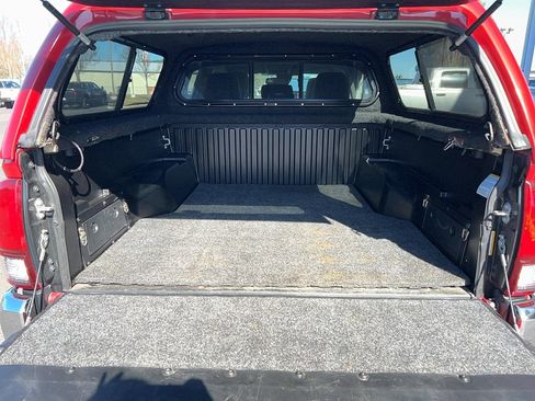 Used 2018 Toyota Tacoma SR5 image 21