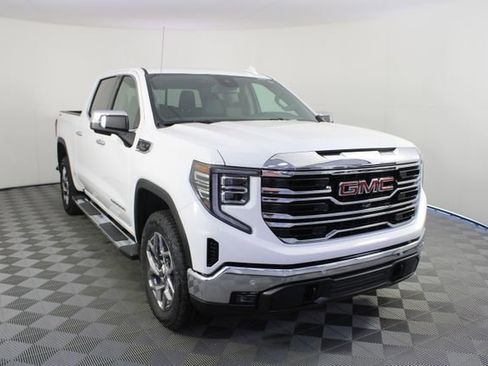 New 2026 GMC Sierra 1500 SLT image 28