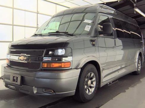 Used 2016 Chevrolet Express 2500 Extended RWD image 2