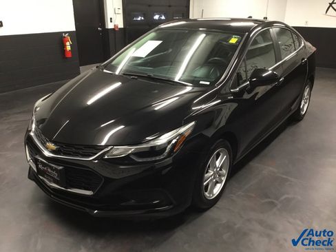 Used 2017 Chevrolet Cruze LT image 6