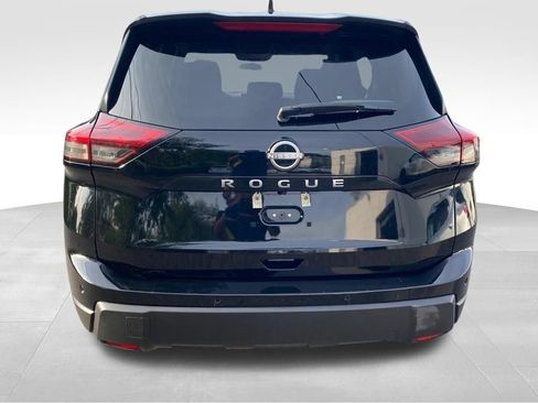 Used 2024 Nissan Rogue S FWD image 5