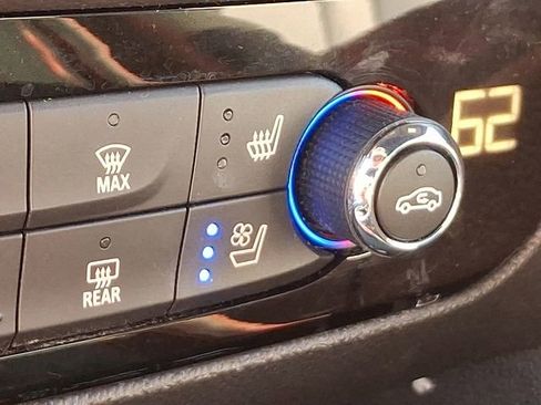 Used 2024 Buick Enclave Premium image 29