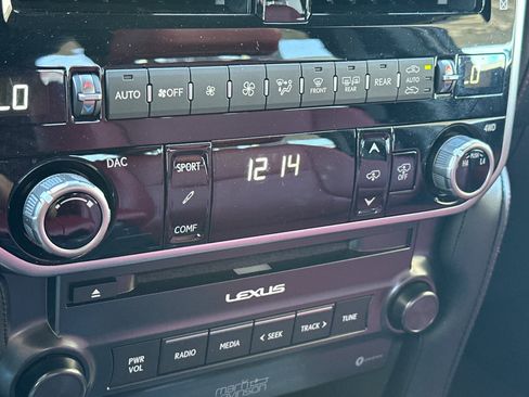 Certified 2023 Lexus GX 460 Luxury w/ Sport Design Package AWD/4WD image 22