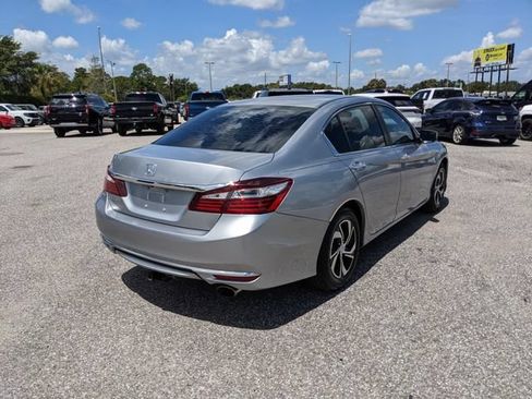 Used 2017 Honda Accord LX image 3