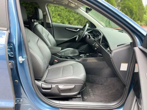 Used 2024 Kia Niro SX Touring FWD image 24