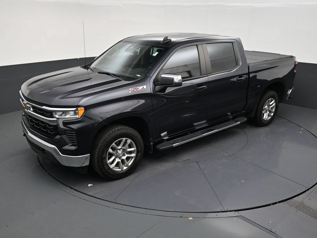 Used 2023 Chevrolet Silverado 1500 LT w/ Z71 Off-Road Package AWD/4WD image 12