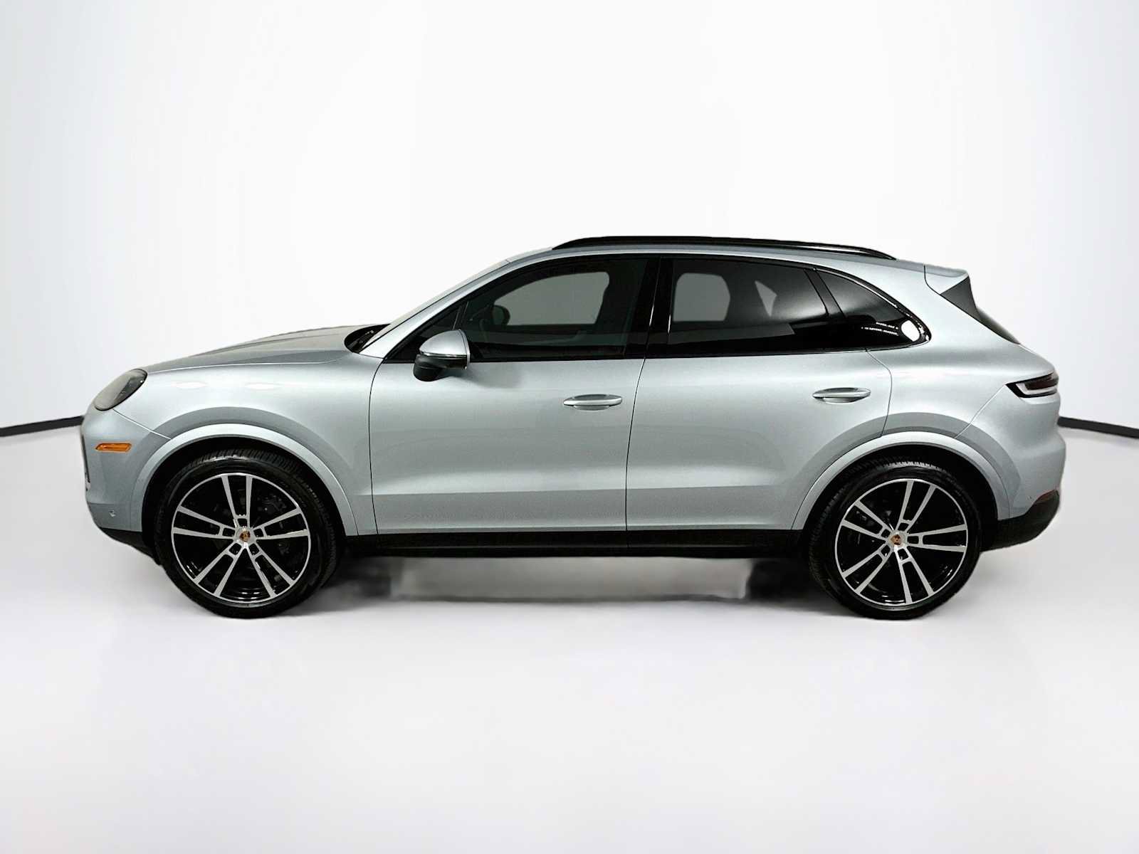 Used 2026 Porsche Cayenne AWD/4WD image 2