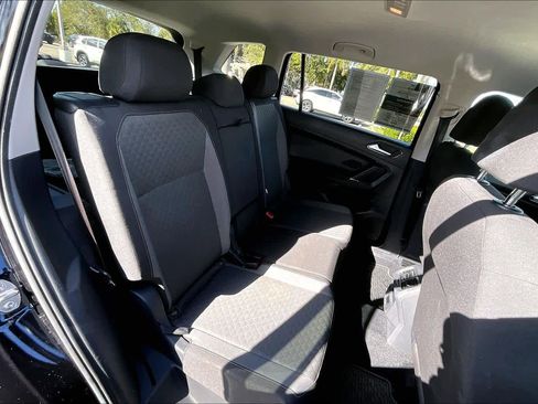 Used 2018 Volkswagen Tiguan S image 20